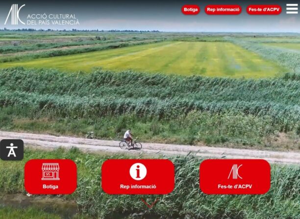 Captura de Pantalla del Sitio web de la Asociació Acció Cultural del País Valencià, con el Asistente de Accesibilidad de Accesia Soluciones.